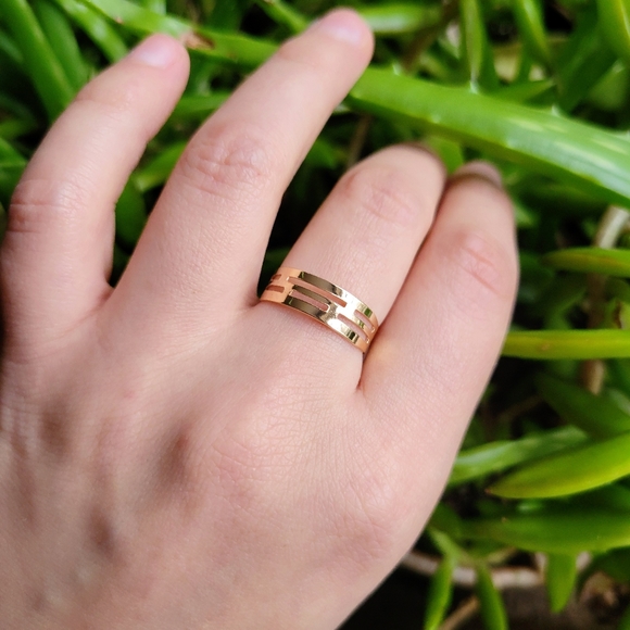 New Classic Gold Simple Geometric Ring Band & Toe Ring - Picture 7 of 9